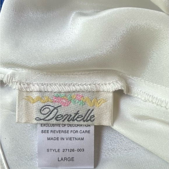 Stunning soft light ivory Dentelle negligee - NWT - size large - Picture 8 of 14